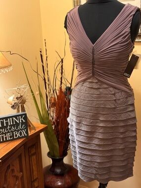 Adrianna Papell Sleeveless Lavender Ruched V-Neck Adria Party Dress